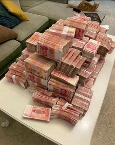 購買人民幣 100 元